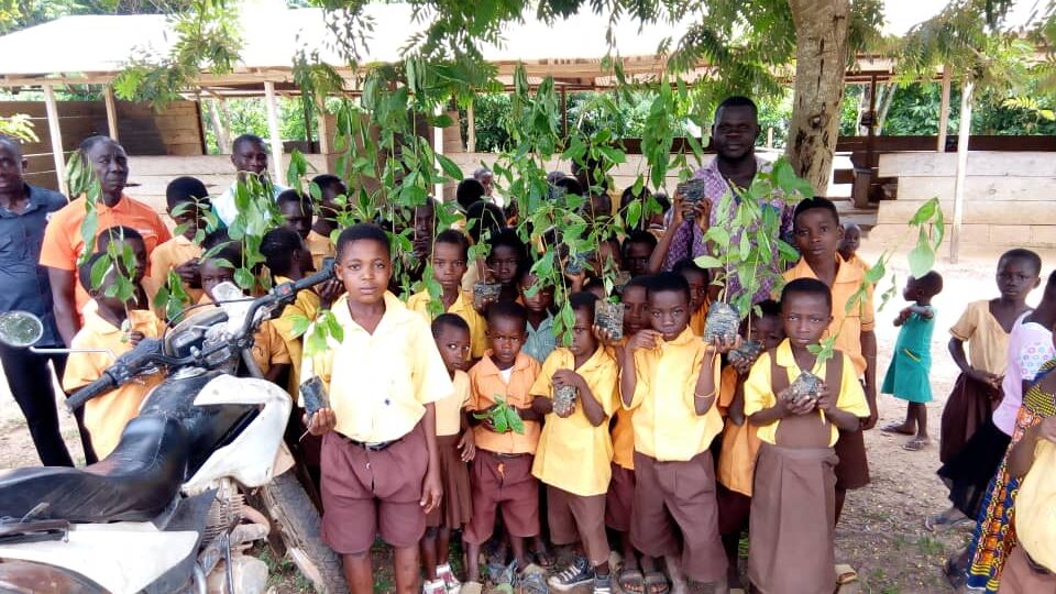 You are currently viewing Safeguarding Montonnso Sacred Forest of Saamang Stool Land for Generational Socio-ecological and Socio-economic Benefits